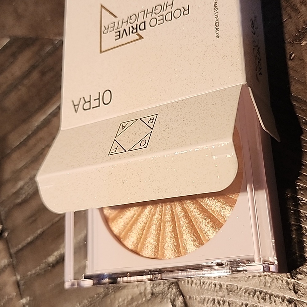 OFRA Rodeo Drive Highlighter - Picture 2 of 4